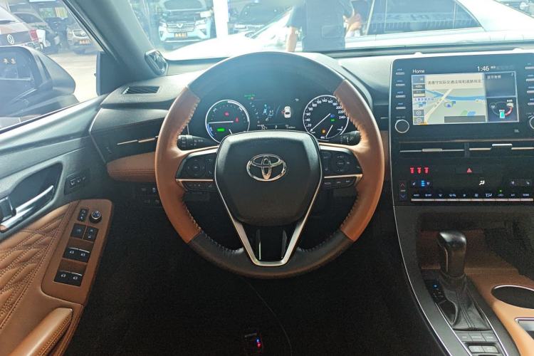 Used Toyota Avalon 2019 Dual-Engine 2.5L Limited Flagship Edition China VI Standard

