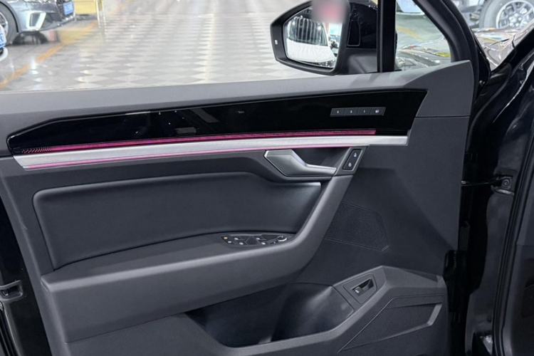 Used Volkswagen Touareg 2022 3.0 TSI Luxury Edition Black Diamond Sport Package
