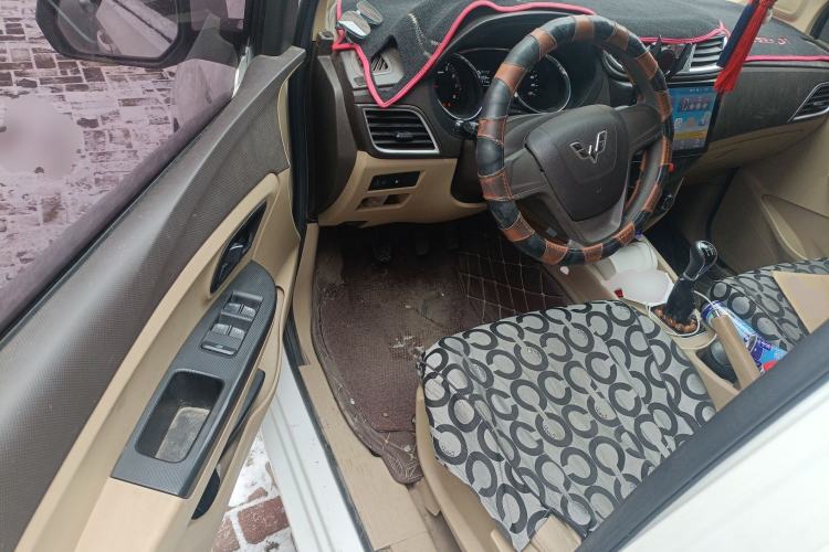 Used Wuling Hongguang 2015 1.5L S1 Standard China V-Emission Standards