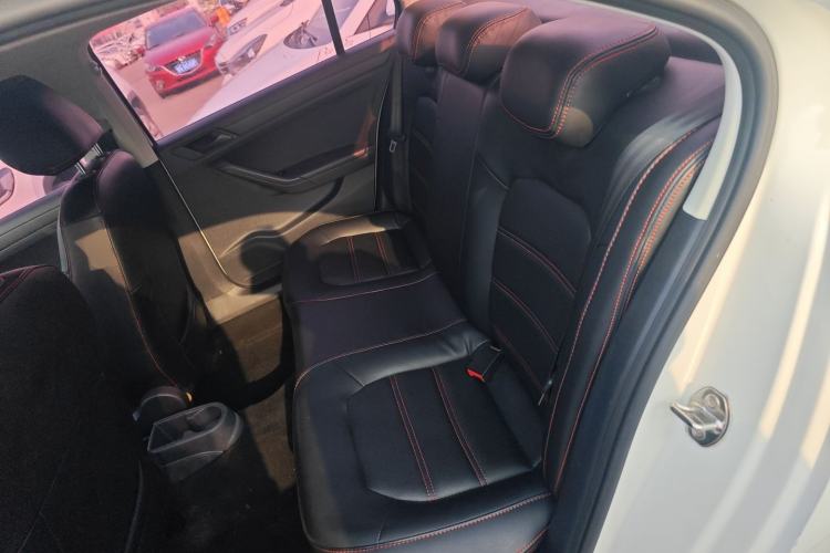 Used Volkswagen Jetta 2015 Value Edition 1.6L Manual Fashionable Style