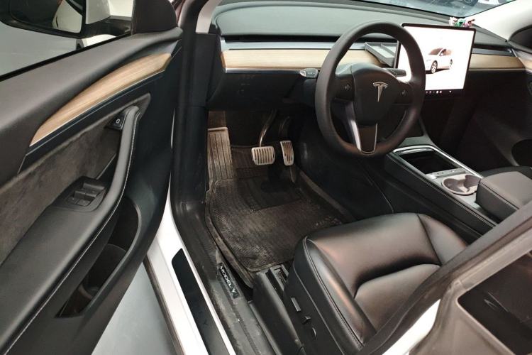 Used Tesla Model Y 2022 Rear-Wheel-Drive Version