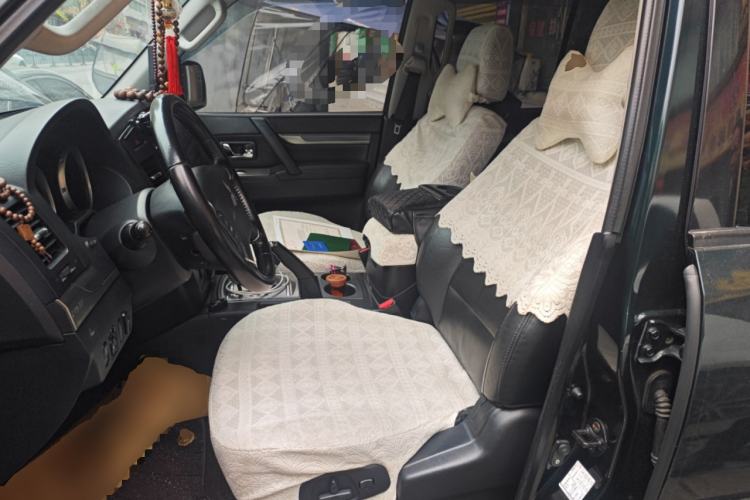 Used Mitsubishi Pajero 2011 3.0L Elite Edition Left Front Seat