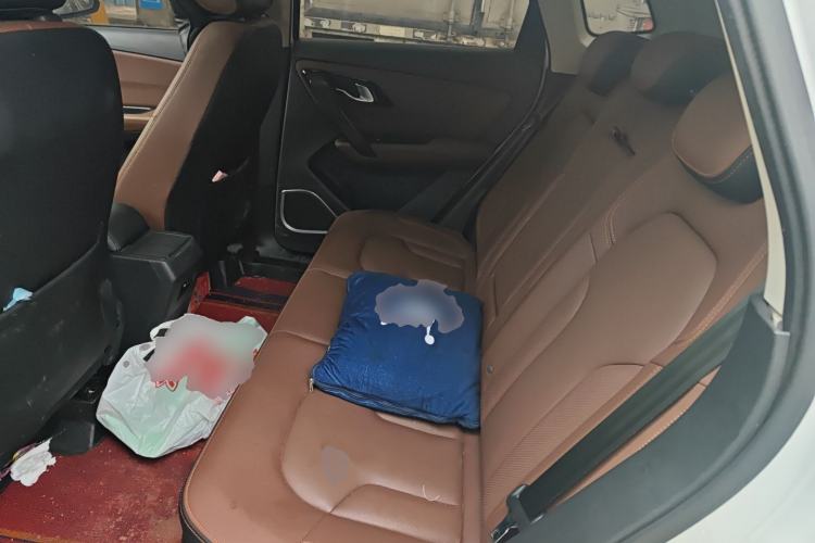 Used FAW Senya R7 2017 Smart Connected Version 1.6L Automatic Enjoyment Model Left Rear Seat