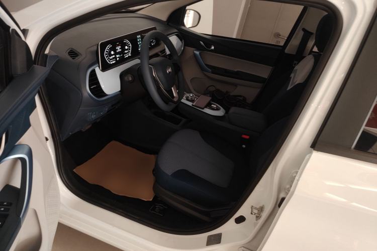 Used CHANGAN Benni E-Star 2022 Qingxin Edition Colorful Model Lithium Iron Phosphate Left Front Seat