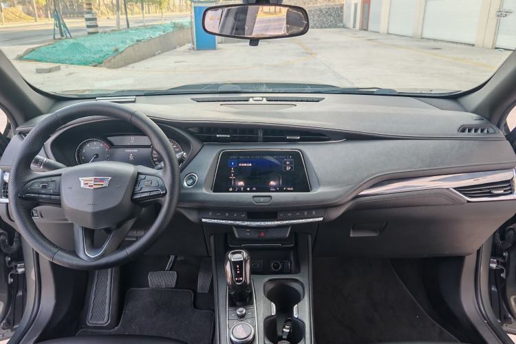 Used Cadillac XT4 2018 28T Two-Wheel Drive Tech Version