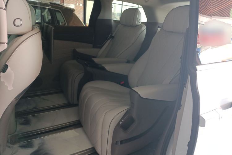 Used Denza D9 2022 DM-i 970 Four-Wheel Drive Flagship Model Left Rear Seat