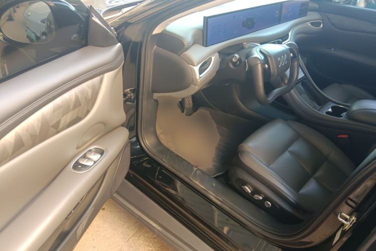 Used IM L6 2024 Max Enhanced Performance Edition Interior 3