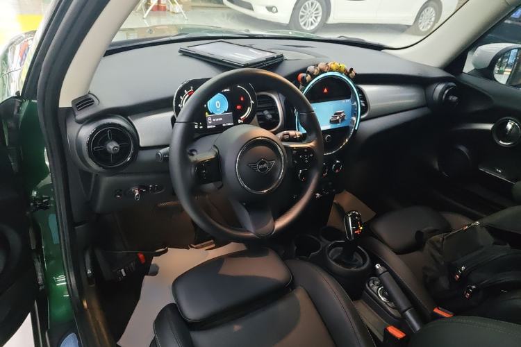 Used MINI MINI 2022 1.5T COOPER Classic Edition