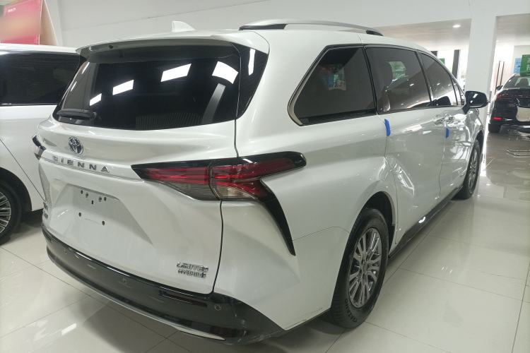Used Toyota SIENNA 2021 2.5L Hybrid Premium Edition Rear Right 45 Deg