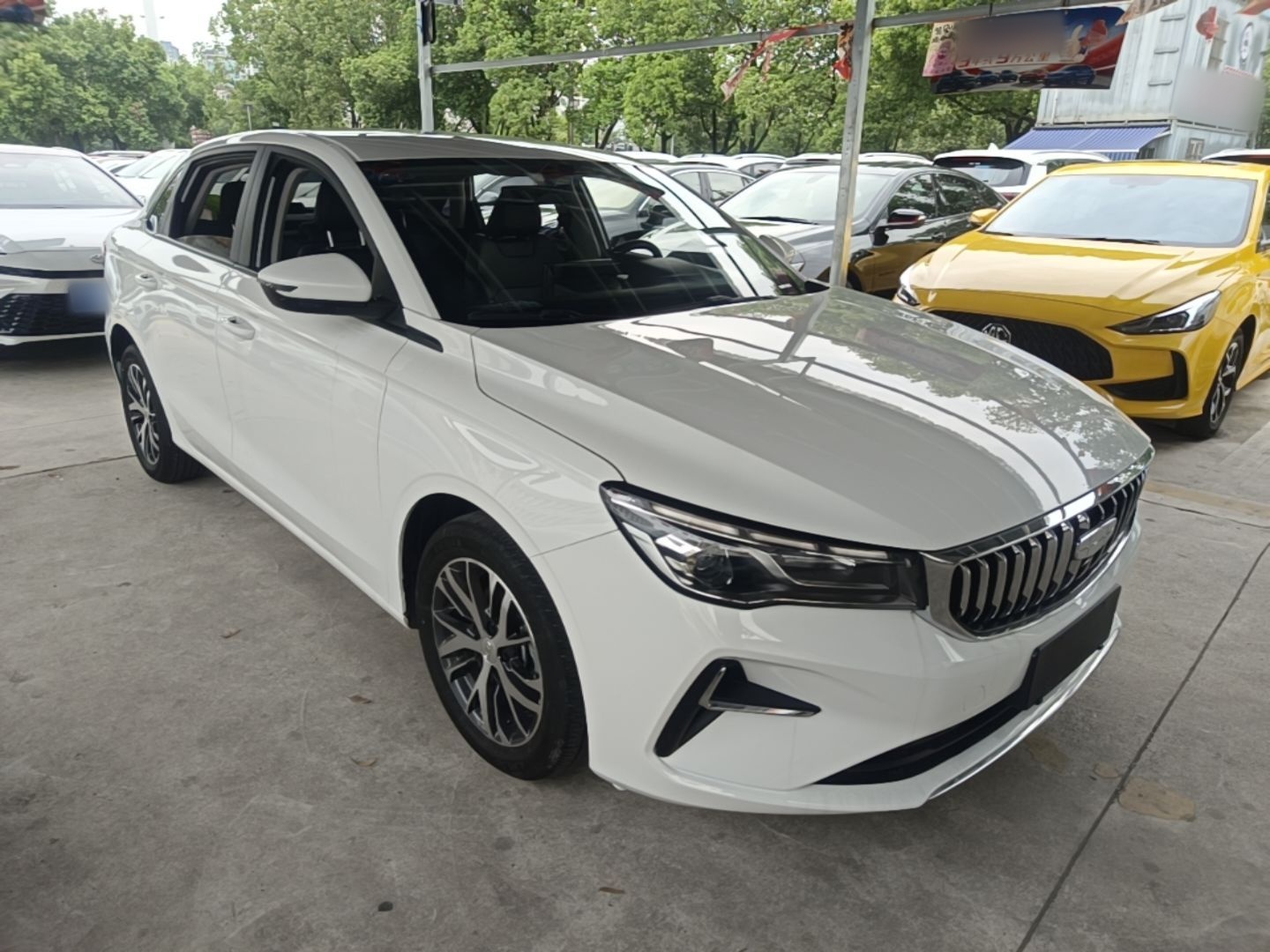 Geely Auto Emgrand 2025 4th Generation 1.5L CVT Starry Edition — снимка 3