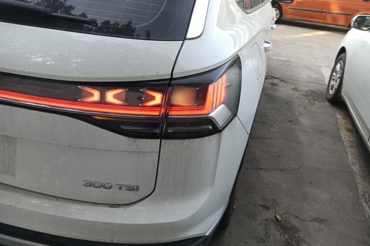 Used Volkswagen Tayron 2023 300TSI Two-Wheel-Drive Luxury Plus Advanced Edition
