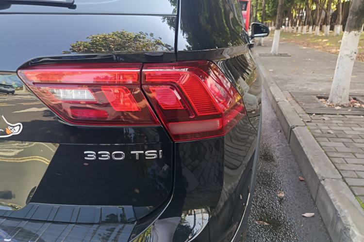 Used Volkswagen Tiguan L 2021 330TSI Automatic Two-Wheel Drive R-Line Enhanced Edition
