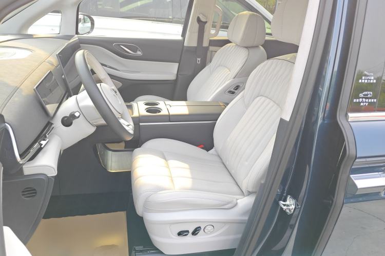 Used VOYAH Dream 2025 PHEV Four-Wheel-Drive Flagship Kunpeng Edition Left Front Seat