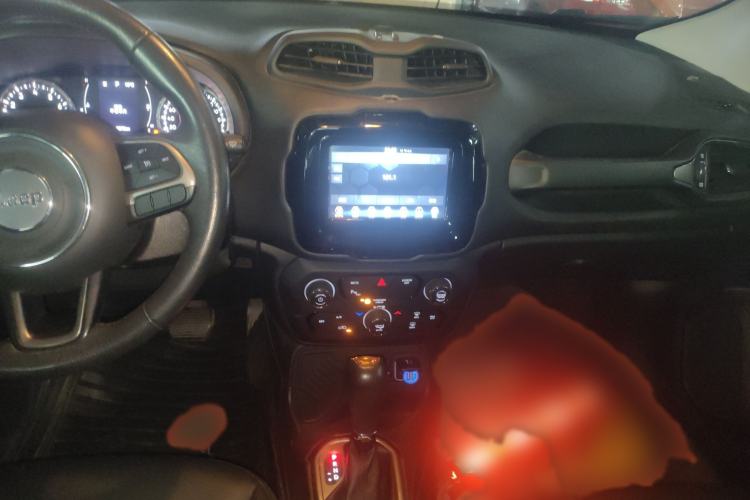 Used Jeep Renegade 2021 220T Automatic Elite Edition Audio And AC Panel