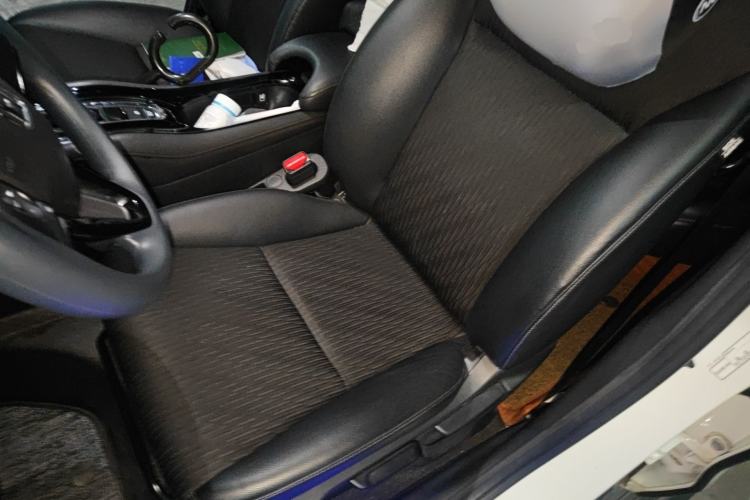 Used Honda Vezel 2020 220 TURBO CVT Luxury Edition Left Front Seat