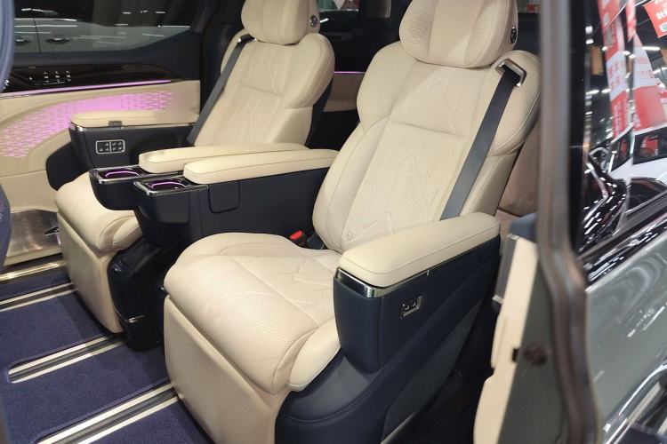 Used Zeekr 009 2024 Six-Seat Executive Version 4WD 108 kWh
