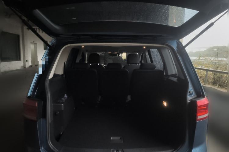 Used Volkswagen Touran 2018 Volkswagen Touran L 1.6L Manual Trend Edition Trunk