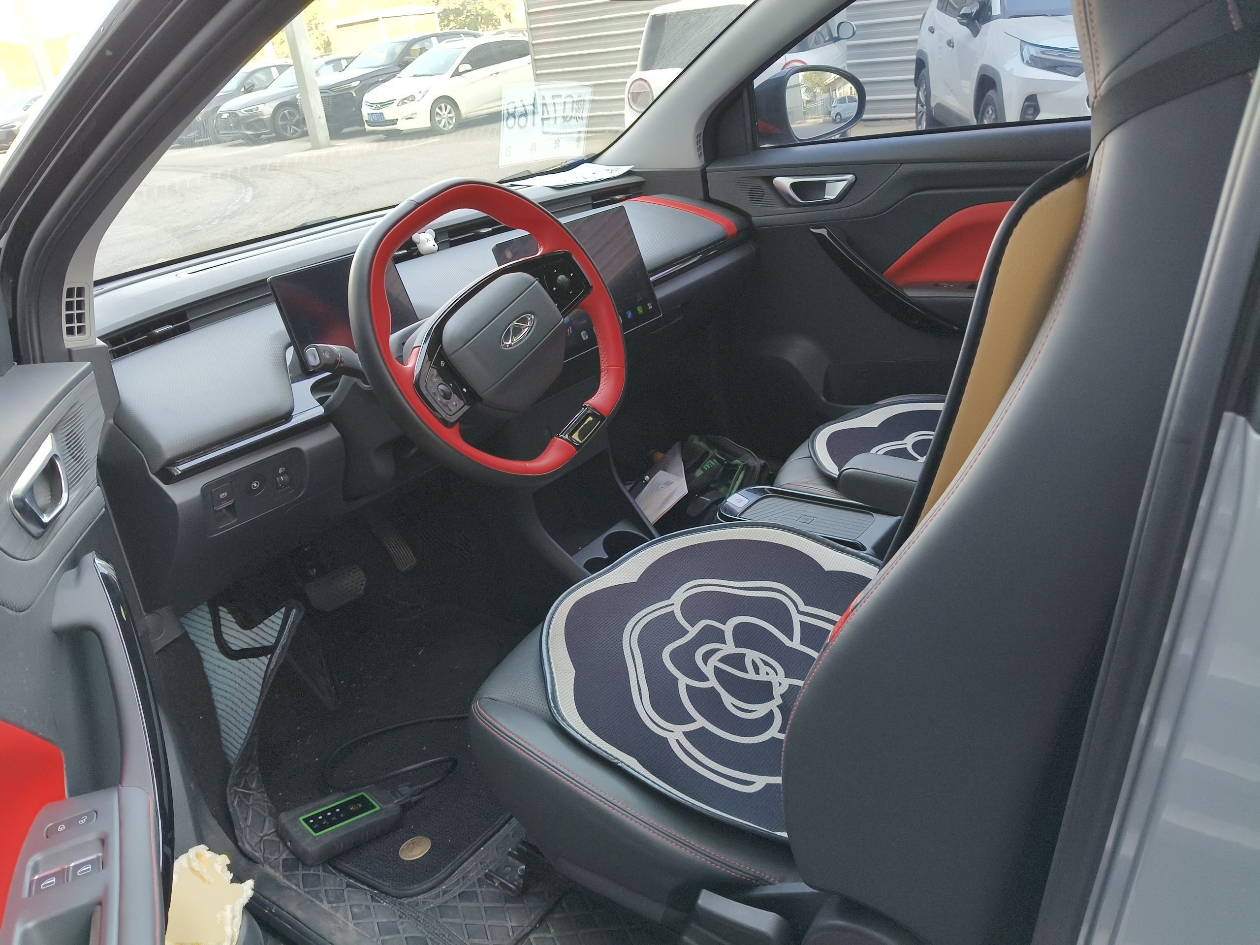 المقاعد الأمامية داخل السيارة