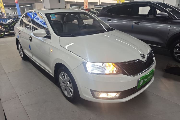Used Skoda Rapid 2016 1.6L Automatic Chuanxing Edition Front Right 45 Deg