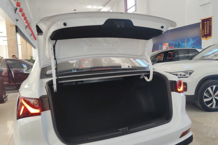 Used Roewe i5 2026 Model 1.5L CVT Luxury Version