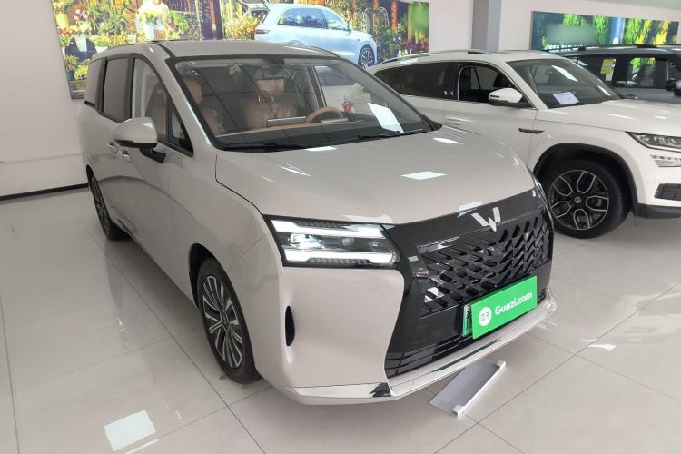 Used Wuling Wuling Starlight 730 2025 Model Plug-in Hybrid 125km Luxury Edition