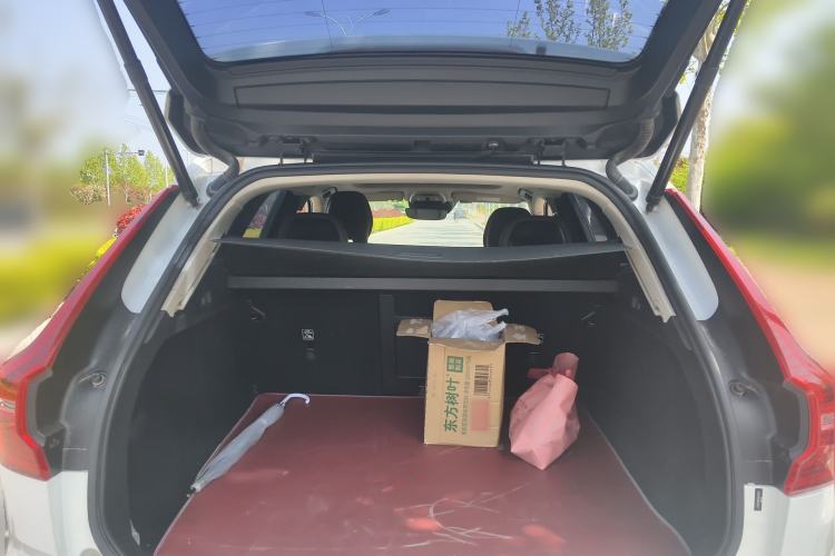 Used Volvo XC60 2019 T5 4x4 Smart Edition China V Standard Trunk