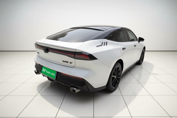 Used CHANGAN UNI-V 2023 1.5T Prestige Model