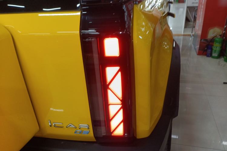 Used iCAR 03 2024 501km Two-Wheel Drive Long-Range Version Right Rear Taillight