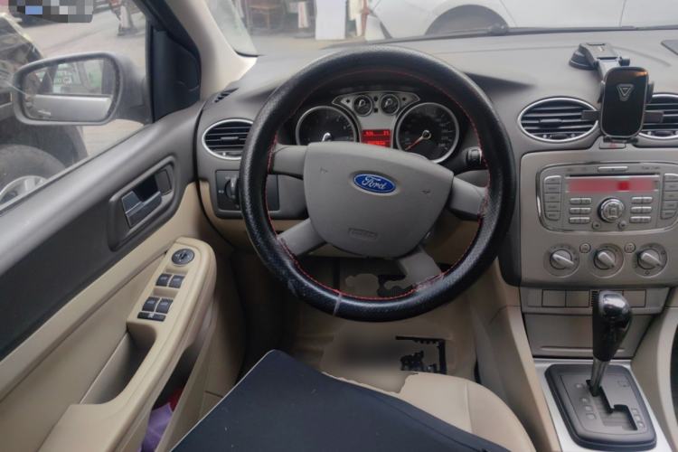 Used Ford Focus 2011 Hatchback 1.8L Automatic Fashion Edition
