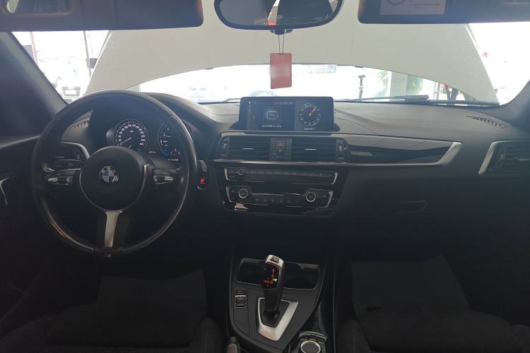 Used BMW 1 Series 2018 120i M Sport Package Center Console