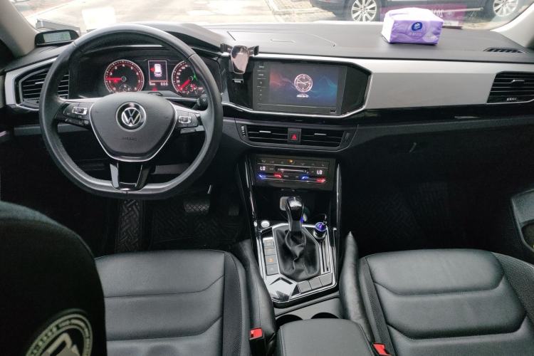 Used Volkswagen Tayron 2020 330TSI Two-Wheel Drive Luxury Smart Connectivity Version Center Console