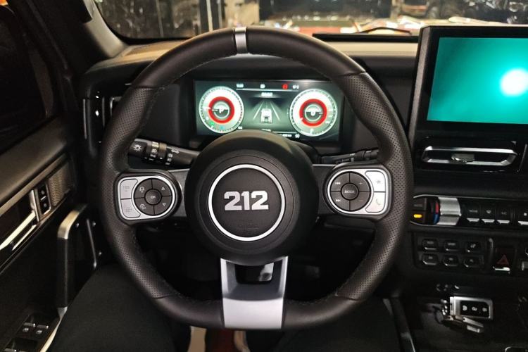 Used 212 T01 2024 2.0T Explorer