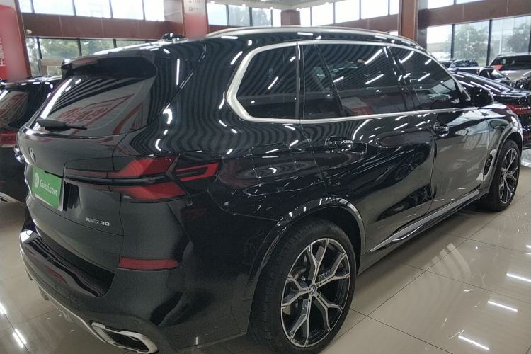 Used BMW X5 2023 xDrive 30Li Luxury M Sport Package