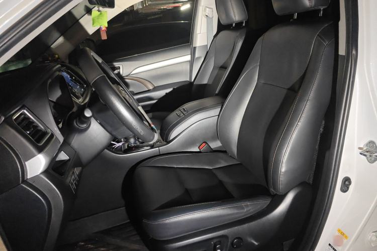 Used Toyota Highlander 2018 2.0T Four-Wheel Drive Luxury Version 7 Seats China VI Standard