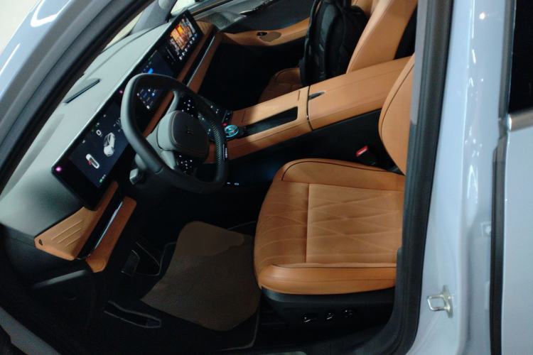 Used VOYAH PASSION 2023 Four-Wheel Drive Long-Range Version Left Front Seat