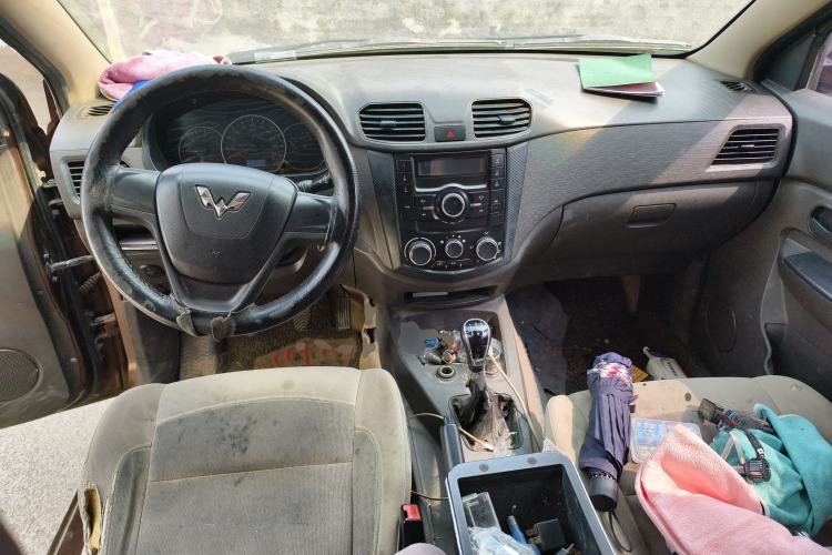 Used Wuling Hongguang 2014 1.5L S Standard Version
