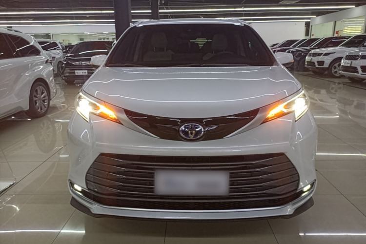 Used Toyota SIENNA 2021 2.5L Hybrid Premium Edition
