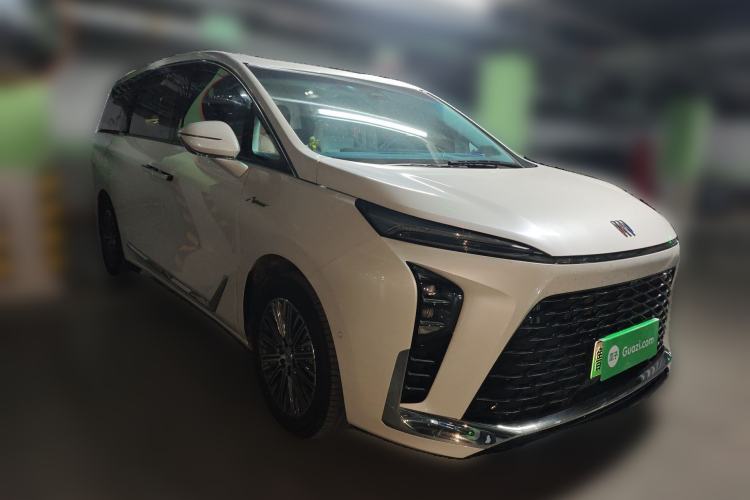 Used Buick GL8 New Energy 2024 Lu Zun Luxury Edition 7-Seater Front Right 45 Deg