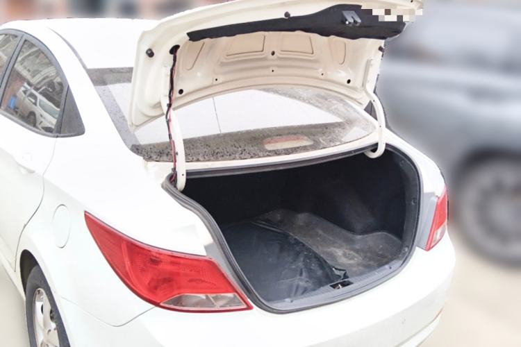 Used Hyundai Verna (older generation) 2016 1.4L Manual Smart GLS Trim
