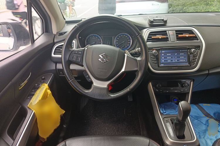 Used Suzuki S-Cross 2014 1.6L CVT Two-Wheel Drive Elite Version Steering Wheel