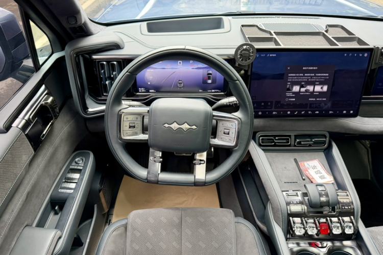 Used Formula Leopard 5 2023 Cloud Ride Flagship Edition
