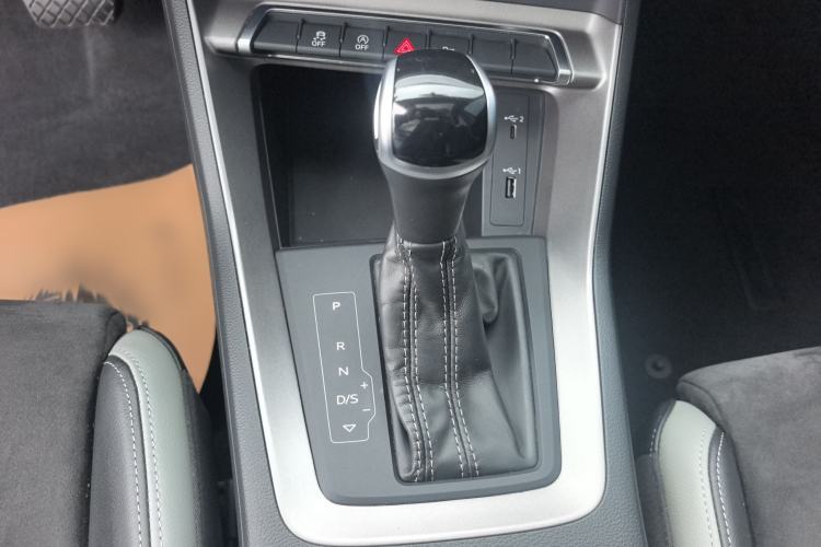 Used Audi Q3 2020 35 TFSI Fashion Dynamic Model Gear Lever