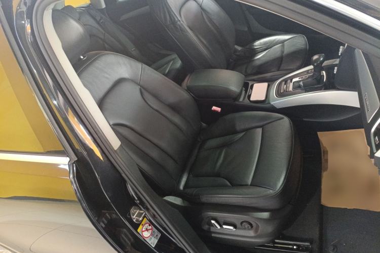 Used Audi Q5 2013 40 TFSI Technology Edition Right Front Seat