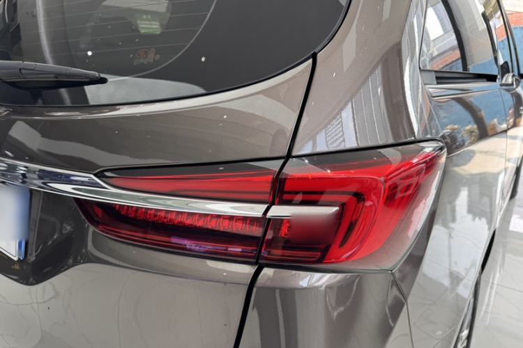 Used Buick GL8 2023 Land Executive Class Smart Enjoyment Model Exterior 2