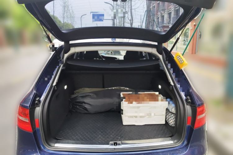 Used Audi A4 2014 40 TFSI allroad quattro plus version Trunk