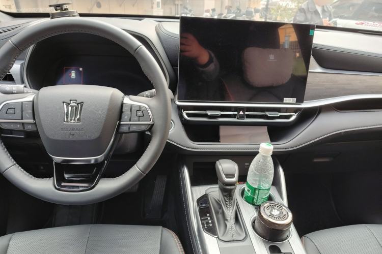 Used Toyota Crown Kluger 2026 Model 2.5L HEV All-Wheel-Drive Prestige Edition Center Console