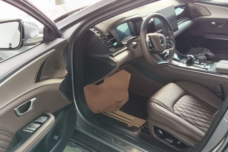 Used BYD Han 2023 EV Champion Edition 605KM Front-Drive Premium Model
