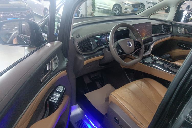 Used Denza D9 2022 DM-i 1040 Prestige Model Driver Seat