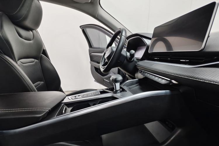 Used Geely Auto Preface 2021 2.0TD Luxury Version Interior 9