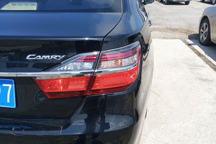 Used Toyota Camry 2016 2.0E 10th Anniversary Elite Edition
